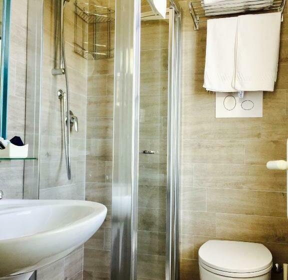 サイドオーシャンビュースタンダードルーム, Garni' Serena