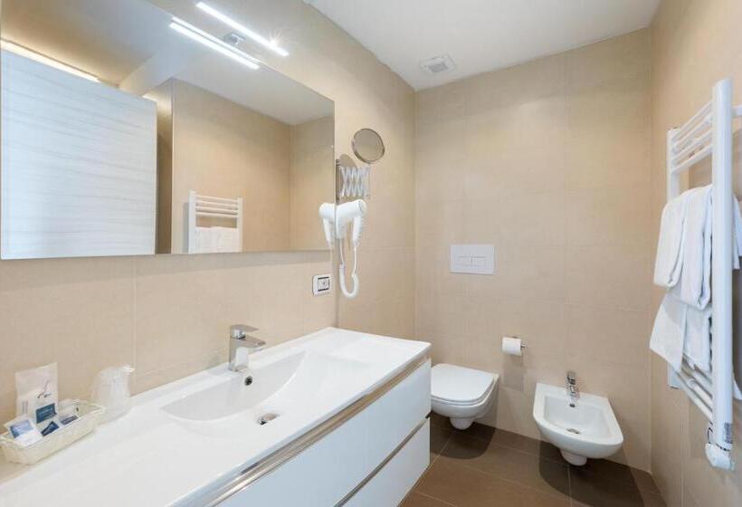 Comfort room with balcony, Garni' Serena