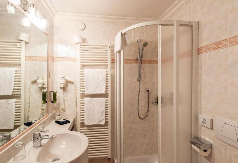 חדר סטנדרט לשלושה עם מרפסת, Gran Fanes