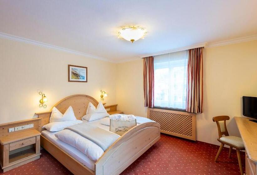 חדר סטנדרט לשלושה עם מרפסת, Gran Fanes