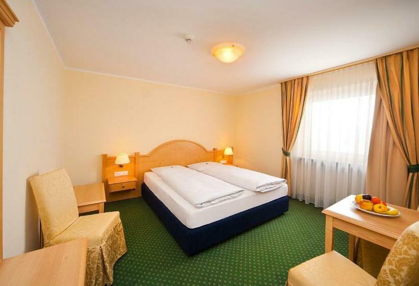 标准间带山景, Gruber