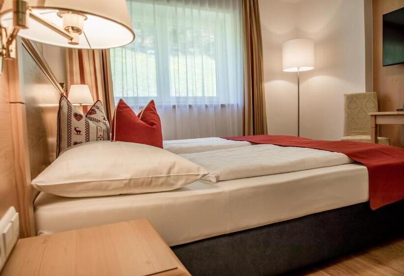 标准间带山景, Gruber