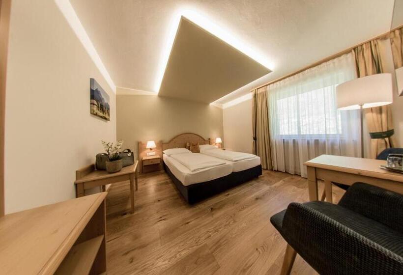 标准间带山景, Gruber