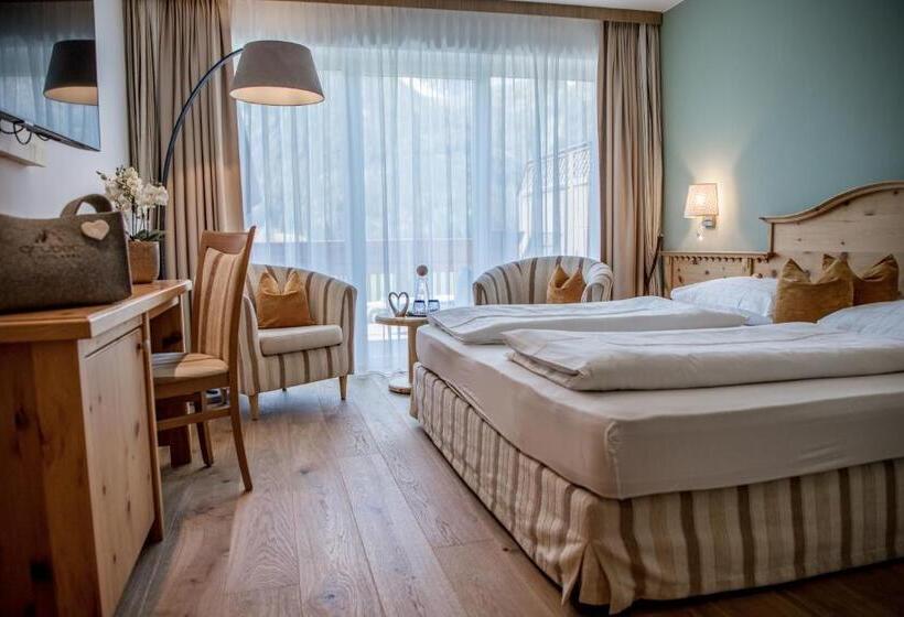 带露台可观山景的标准间, Gruber