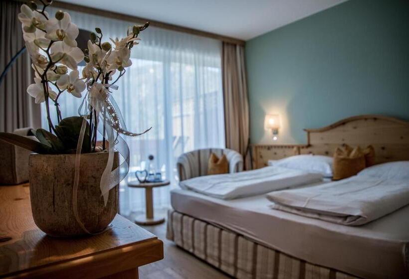 带露台可观山景的标准间, Gruber