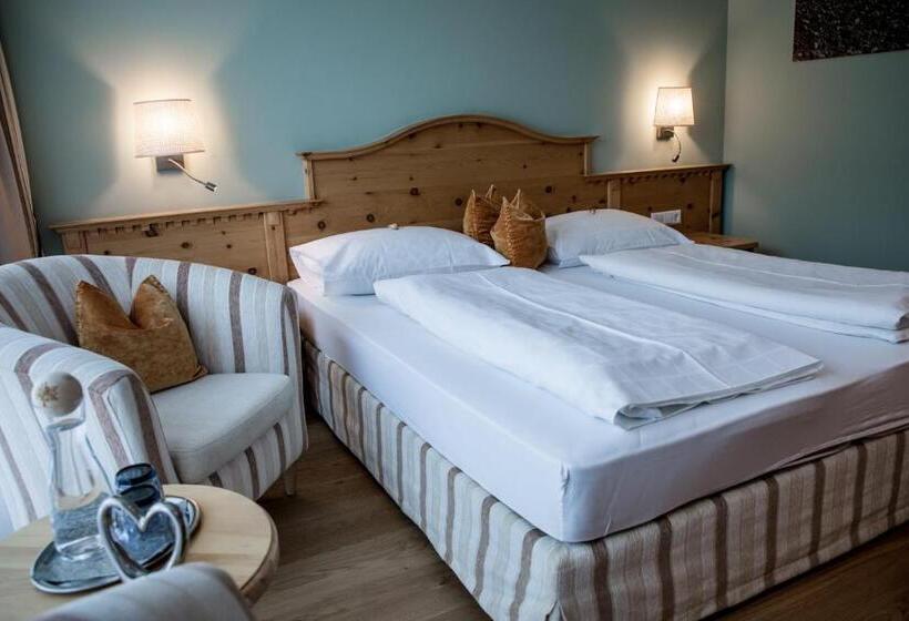 带露台可观山景的标准间, Gruber