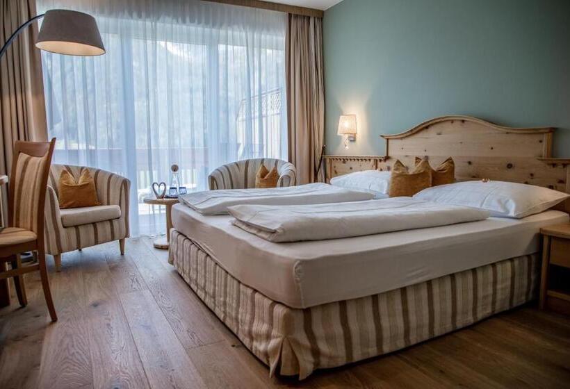 带露台可观山景的标准间, Gruber