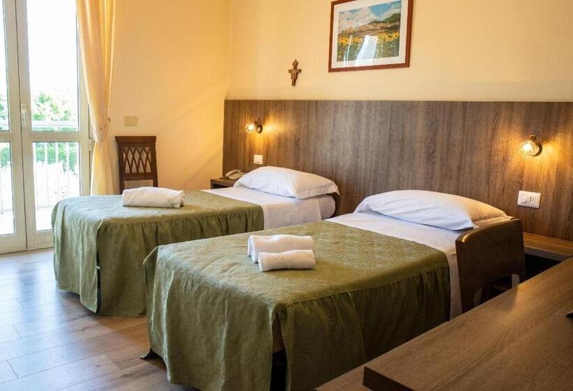 标准单人间, La Tavola Rotonda