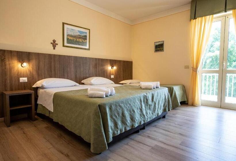 Номер Стандарт, La Tavola Rotonda