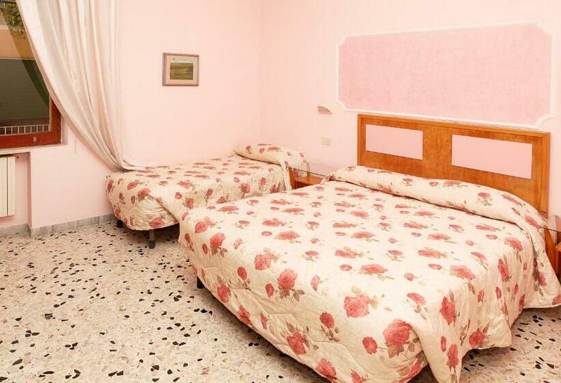 标准三人间, Linda