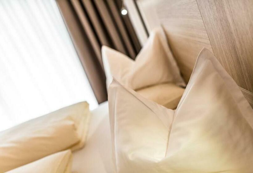 Представительский семейный номер, Miramonti