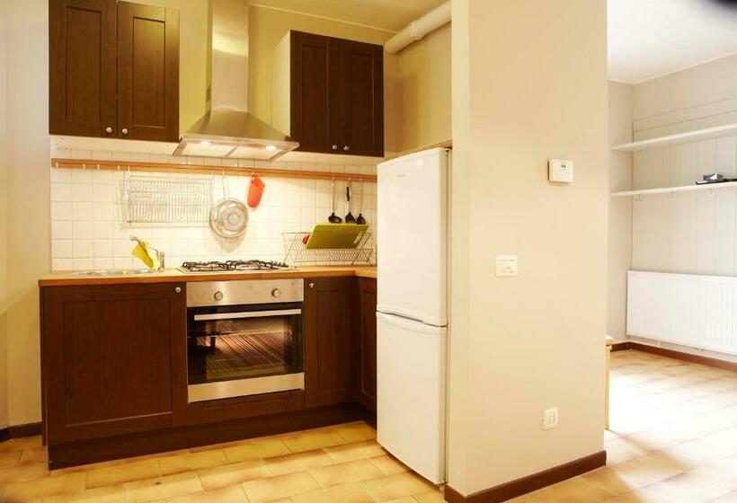 شقة غرفة واحدة, Monterosa