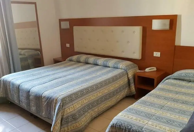 Standard Kolmen Hengen Huone, Patrizia