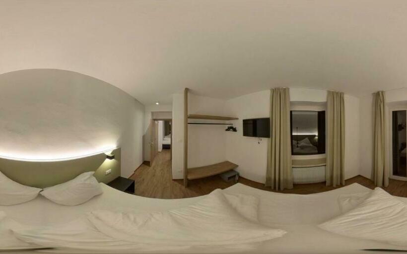 Семейный Номер, Rider Hotel Obereggen