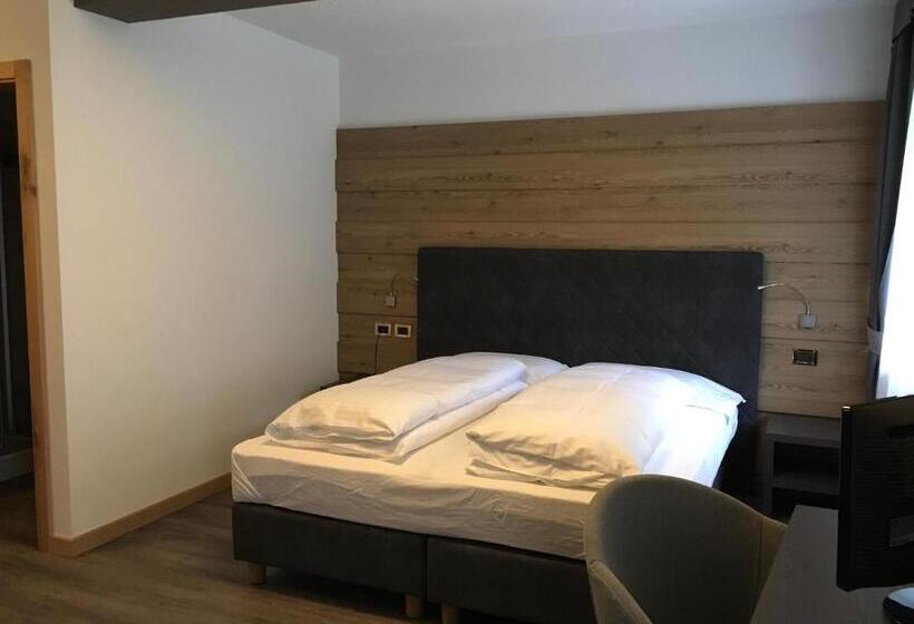 Номер Deluxe, & Ristorante Baita Dovich