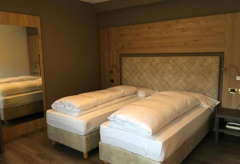 Номер Deluxe, & Ristorante Baita Dovich