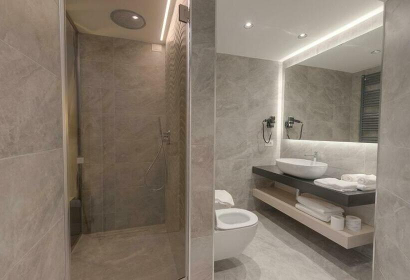 수피리어 룸, Rosengarten