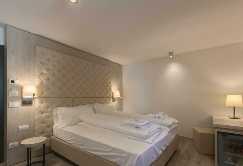 수피리어 룸, Rosengarten