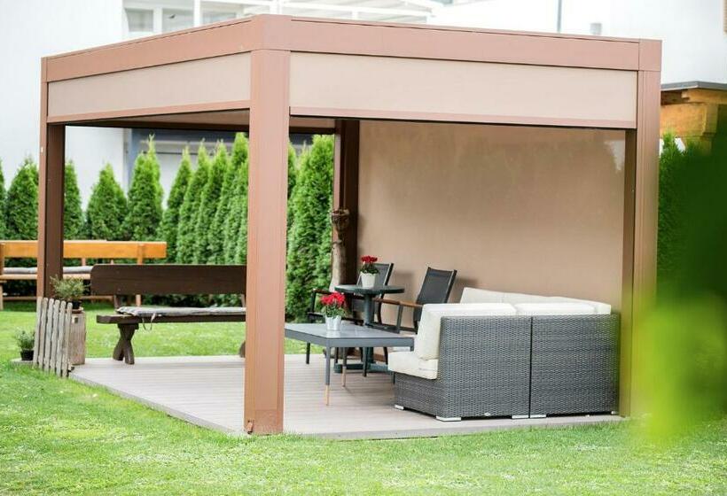 חדר סטנדרט לשלושה, Sterzinger Moos