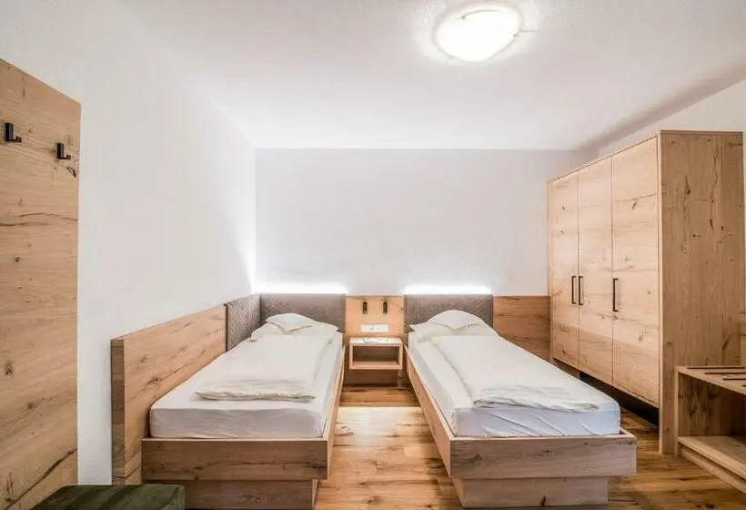 Standard Yhden Hengen Huone, Sterzinger Moos