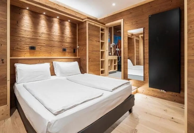Superior-huone Parveke, Villa Alpina S