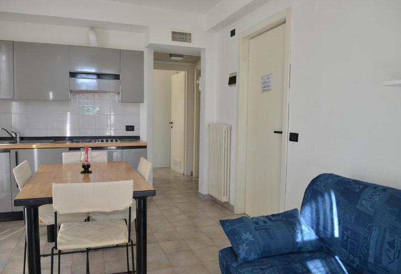 Апартаменты 2 Спальни, Residence Villa Carmen Fronte Mare A 50 Mt