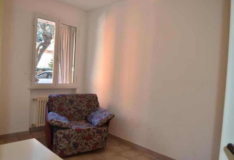 Апартаменты 2 Спальни, Residence Villa Carmen Fronte Mare A 50 Mt