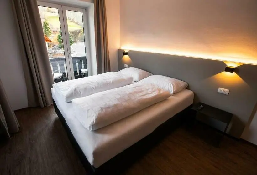 Standard Kolmen Hengen Huone Puutarhanäkymä, Rider Hotel Obereggen