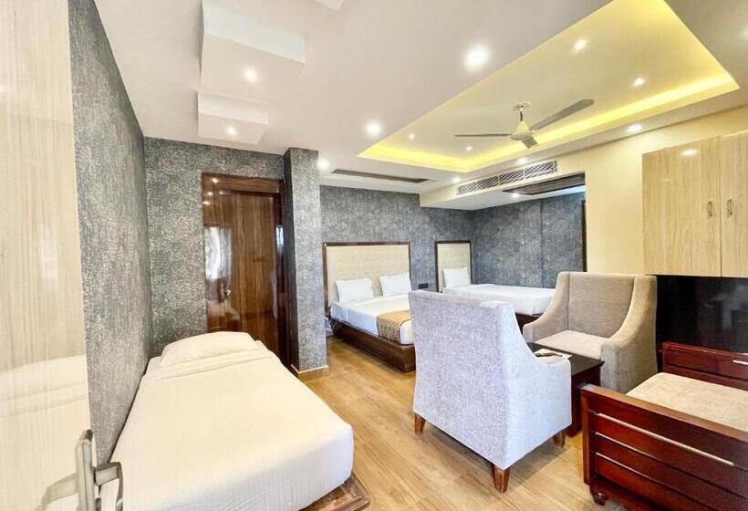 Deluxe Quadruple Room, A One Pride ! Puri Fully Air Conditioned Hotel Near Sea Beach & Temple With Lift And Parking Facilit