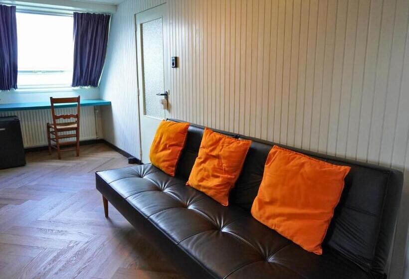 スタンダードトリプルルーム, B&b Catharinenburg, Optionele Wellnessfaciliteiten Beschikbaar!