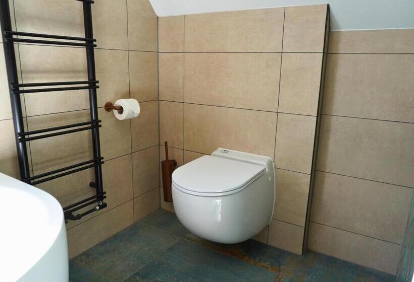 スタンダードトリプルルーム, B&b Catharinenburg, Optionele Wellnessfaciliteiten Beschikbaar!