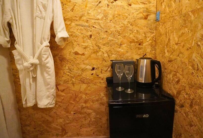 キングサイズベッドのスタンダードルーム, B&b Catharinenburg, Optionele Wellnessfaciliteiten Beschikbaar!