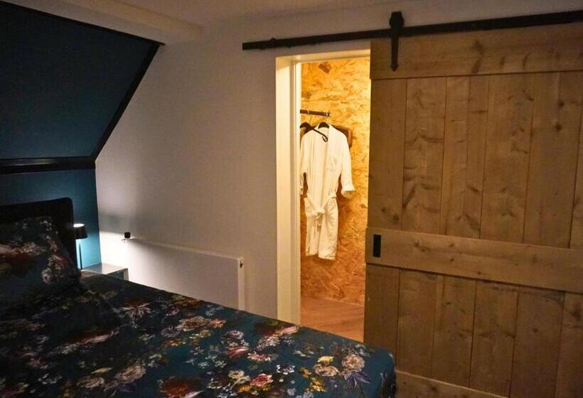 キングサイズベッドのスタンダードルーム, B&b Catharinenburg, Optionele Wellnessfaciliteiten Beschikbaar!