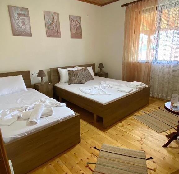 スタンダードトリプルルーム, Villa Berat