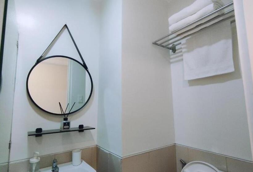 סטודיו סטנדרט עם מרפסת, Pristine Studio Condo Unit At Camella Northpoint