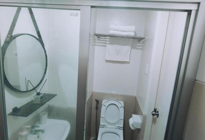 סטודיו סטנדרט עם מרפסת, Pristine Studio Condo Unit At Camella Northpoint