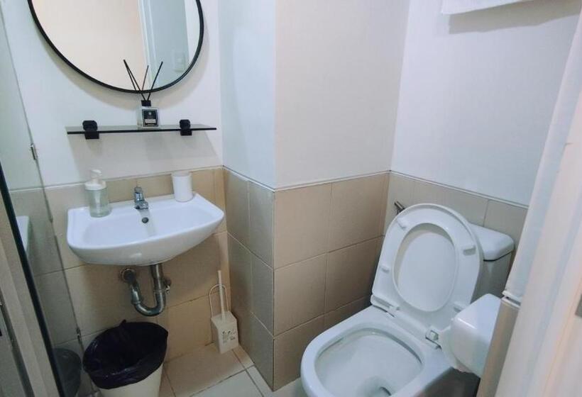 סטודיו סטנדרט עם מרפסת, Pristine Studio Condo Unit At Camella Northpoint