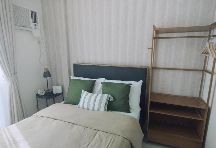 סטודיו סטנדרט עם מרפסת, Pristine Studio Condo Unit At Camella Northpoint