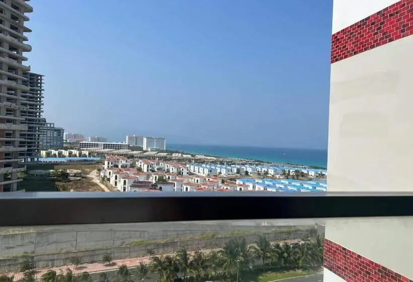 اتاق لوکس با چشم‌انداز دریا, The Oceanfront Apartment At Cam Ranh