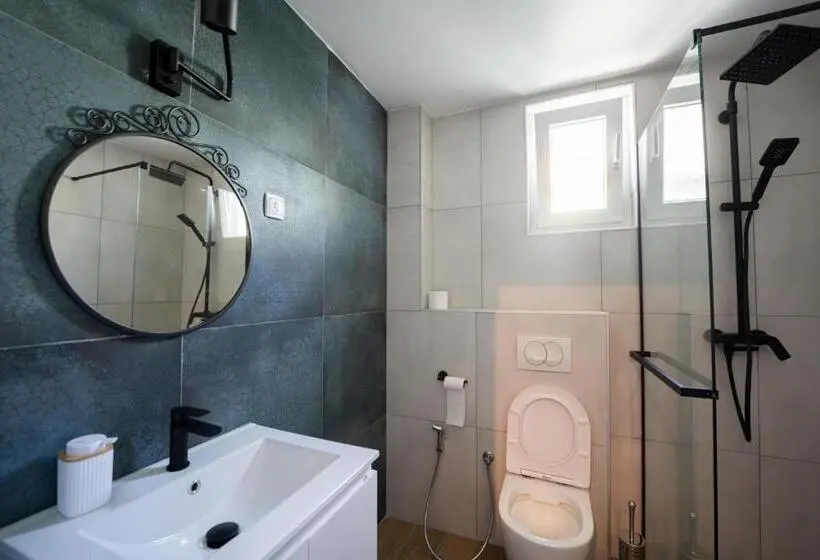 اتاق استاندارد سه تخته با چشم‌انداز باغ, Cozy Nook B&b   Free Private Parking