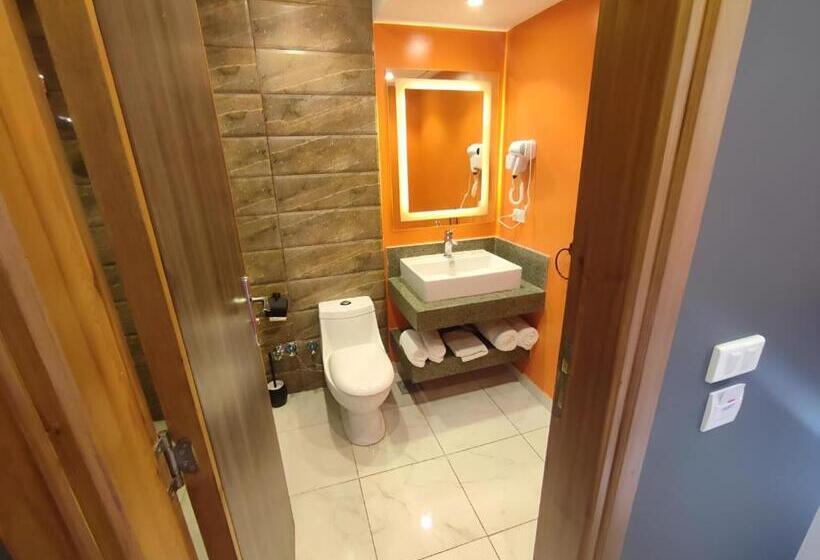 اتاق لوکس با چشم‌انداز دریا, Al Dora Boutique