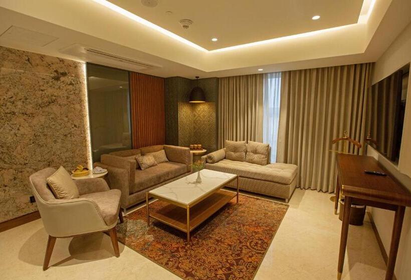 エクゼクティブスイート, Arista By Ambition