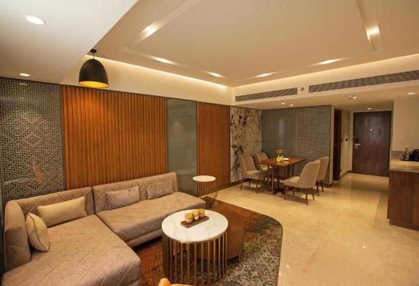 マウンテンビュースイート, Arista By Ambition