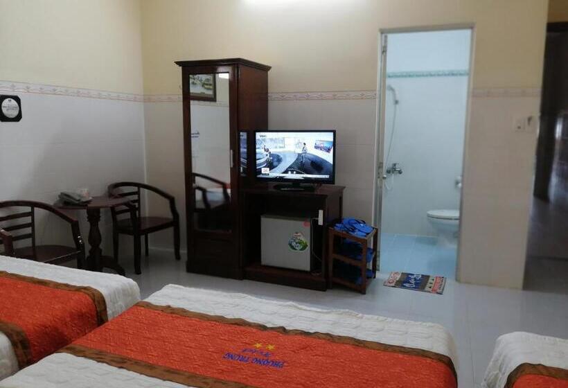 اتاق خانوادگی, Phượng Trung