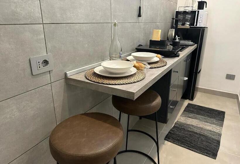 סטודיו דלוקס, Villa Lucia