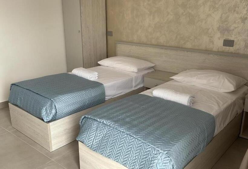 סטודיו דלוקס, Villa Lucia