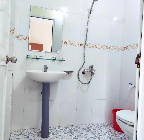 اتاق خانوادگی با چشمانداز جانبی دریا, View Nhat Le Beach