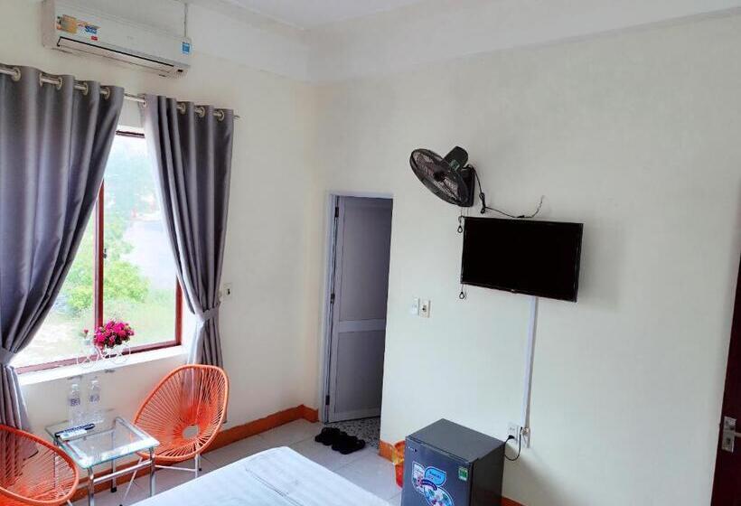Deluxe Room Side Sea View, View Nhat Le Beach