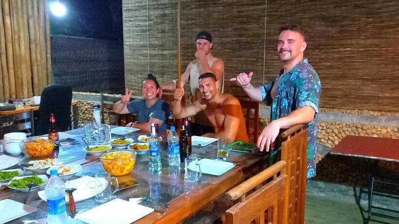 レイクビュースタンダードルーム, River View Safari Cottage