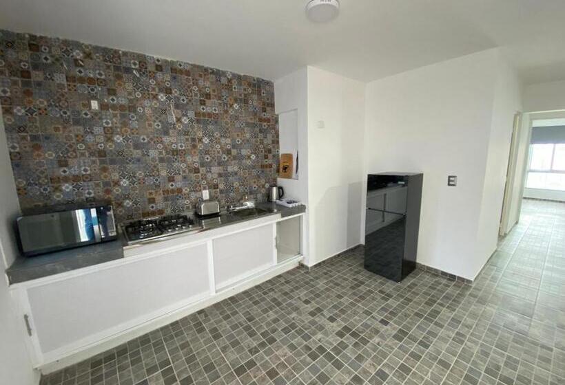 جناح ديلوكس, Blue Inn Hotel & Suites